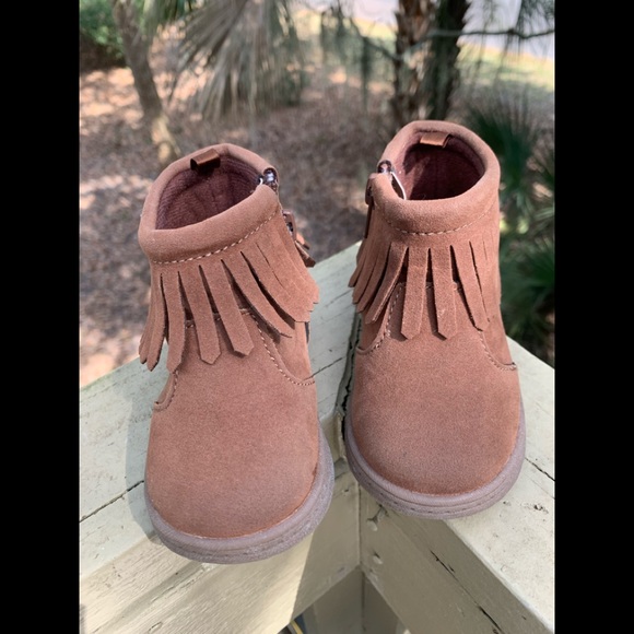 Carter's Other - ⭐️⭐️Carter’s Moccasin Fringe Ankle Boot SZ 4 ⭐️⭐️